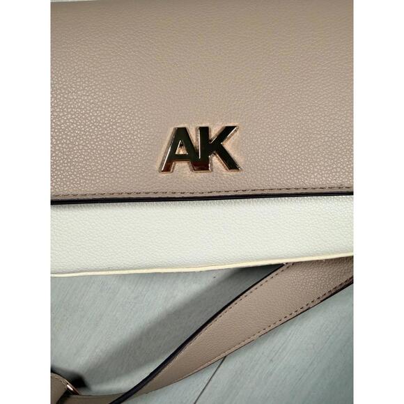 NWT Anne Klein Two-Tone Tan Flap Crossbody Bag - Picture 3 of 9